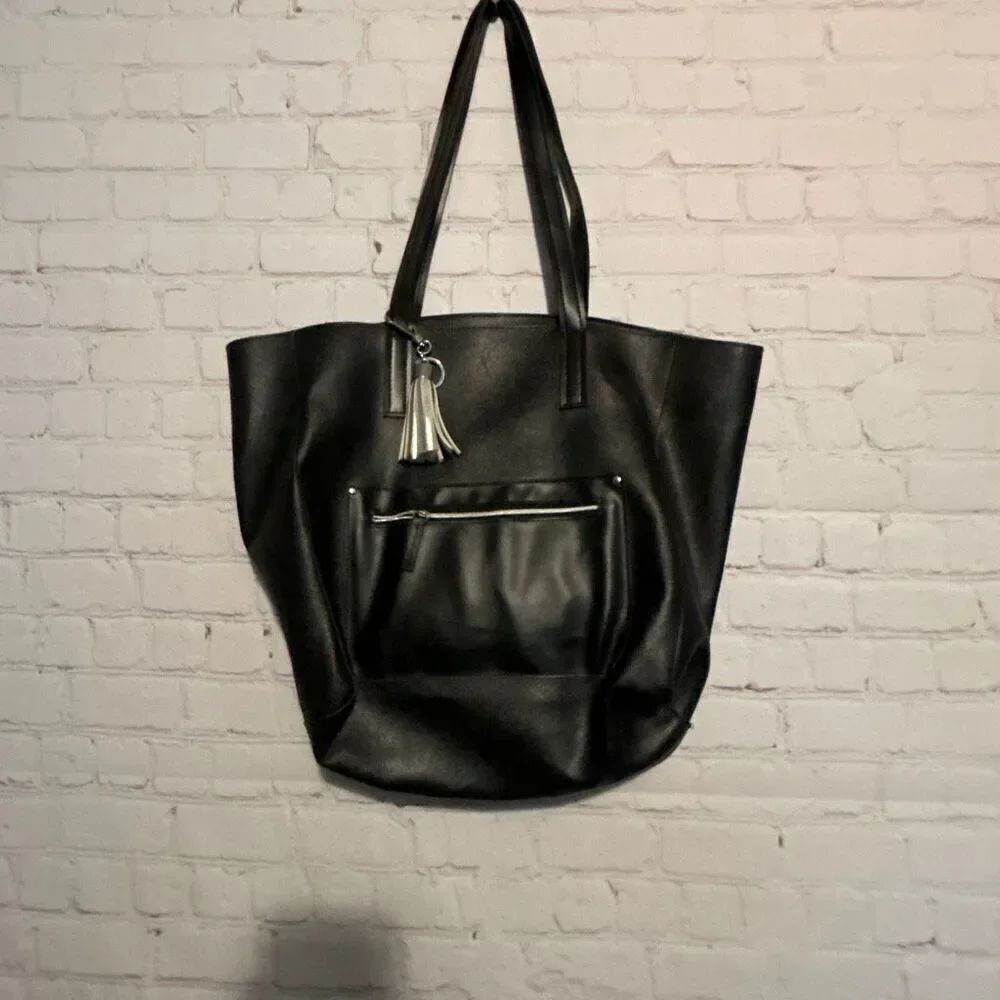Bath & Body Worksโ2018 Promotional Tote Bag โ Black